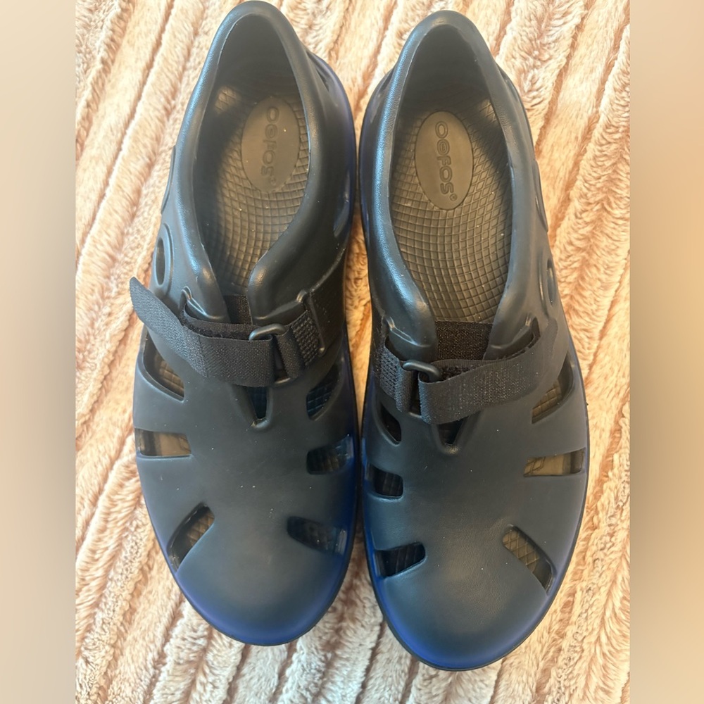 Oofos Unisex OOcandoo Recovery Sandals